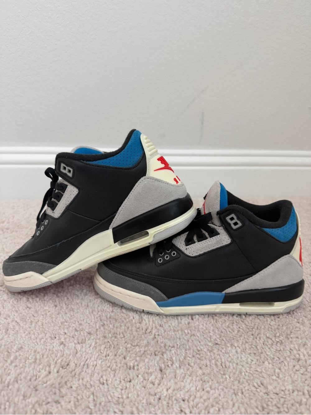 Jordan 3 Retro OG Rare Air grade school